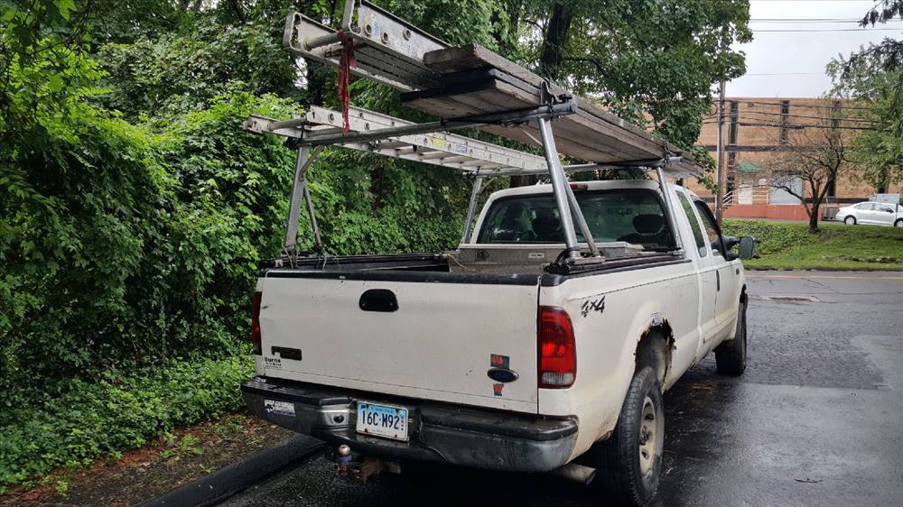 2003 Ford F250 Extended Cab (4 doors)