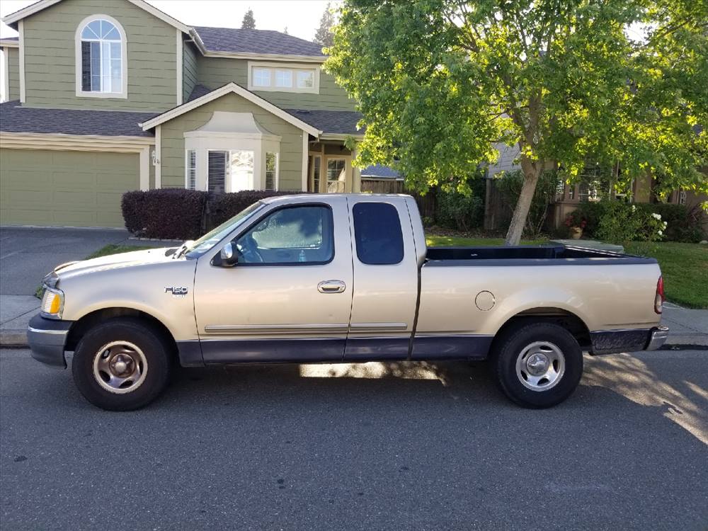 1999 Ford F150 Extended Cab (4 doors)