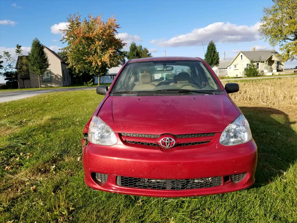 2003 Toyota Echo Sedan (2 doors)