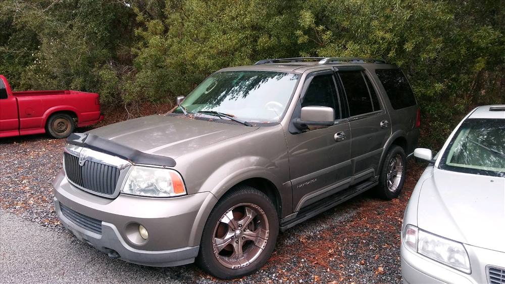 2004 Lincoln Navigator