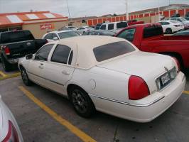 2004 Lincoln Town Car Sedan