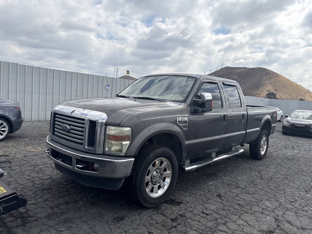 2008 Ford F350 Crew Cab (4 doors)