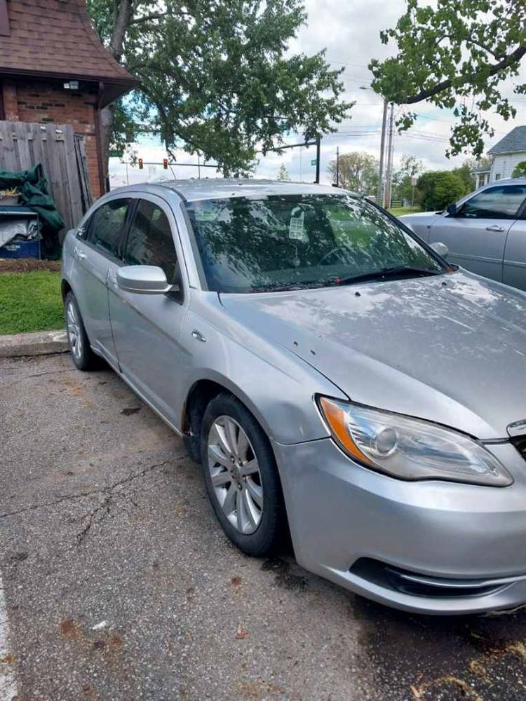 2012 Chrysler 200 Sedan